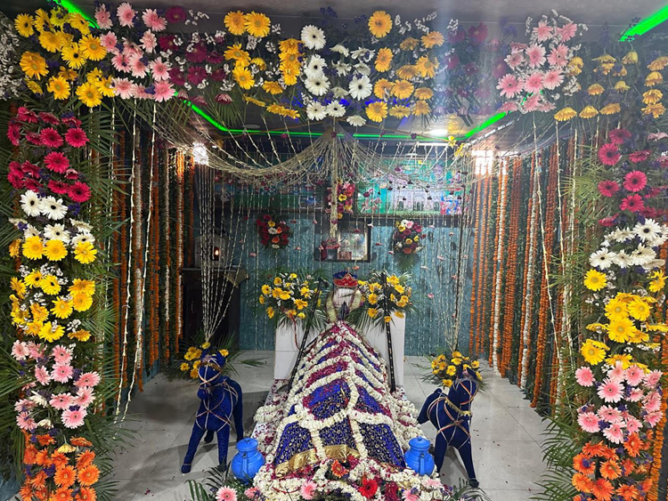 Annual Bhandara and Qawwali Mehfil on 24 May at the Dargah of Harpalpur Peer.
